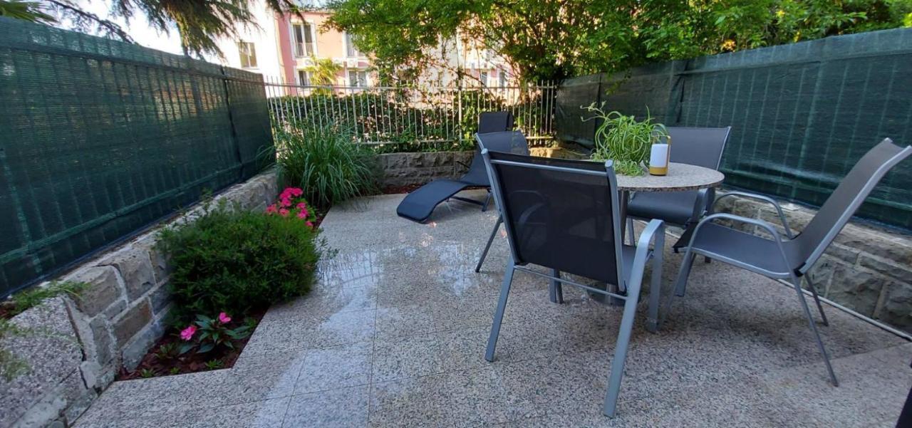 Apartma Zusterna Za Bazenom Koper Bagian luar foto